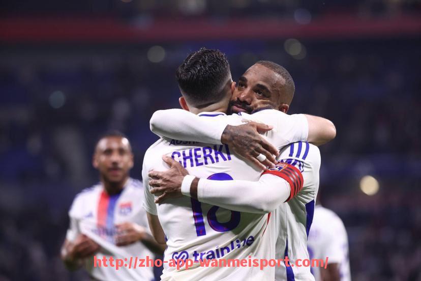 完美体育官方入口-火箭队内部训练视频曝光及战术演练内容